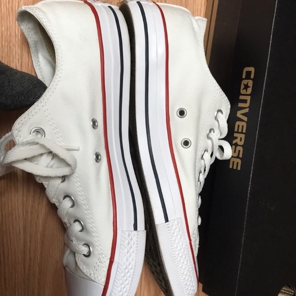 White converse - Picture 3 of 3